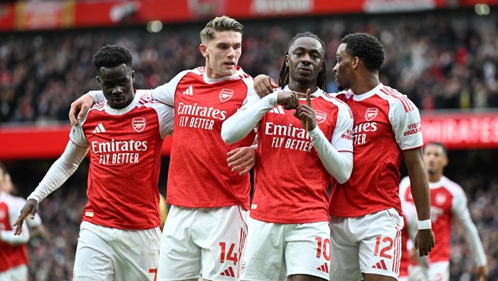 **Arsenal Musim Ini Ditobatkan Mirip Chelsea Mourinho: Bagaimana Pertahanan kokoh Membawa Mereka ke Puncak Klasemen?**