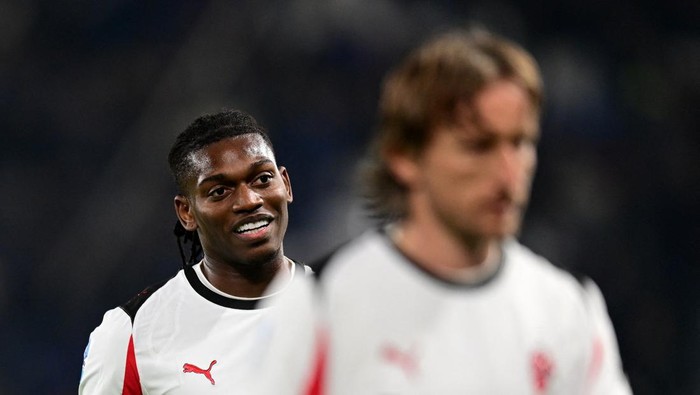 Milan Berjuang, Dua Pemain Terpukul dalam Imbang Menegangkan