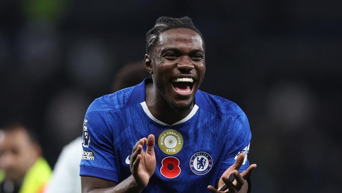 Kaki Kaca Romeo Lavia: Mitos atau Realitas di Dunia Bola?