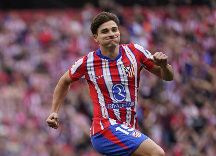 Dari Argentina ke Eropa? Ini Jawaban Julian Alvarez Soal Pindah ke Barca atau PSG!